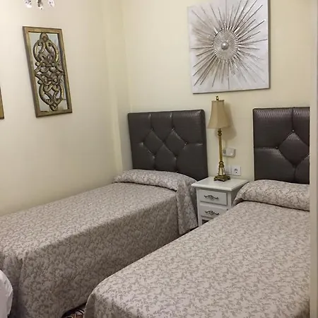 Otel Lojo 2*